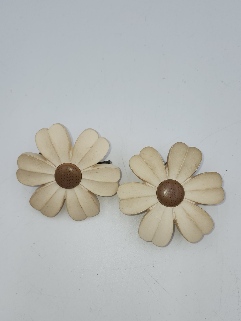 Brown Cream Daisy Clip-On Curtain Tiebacks - Set of 2